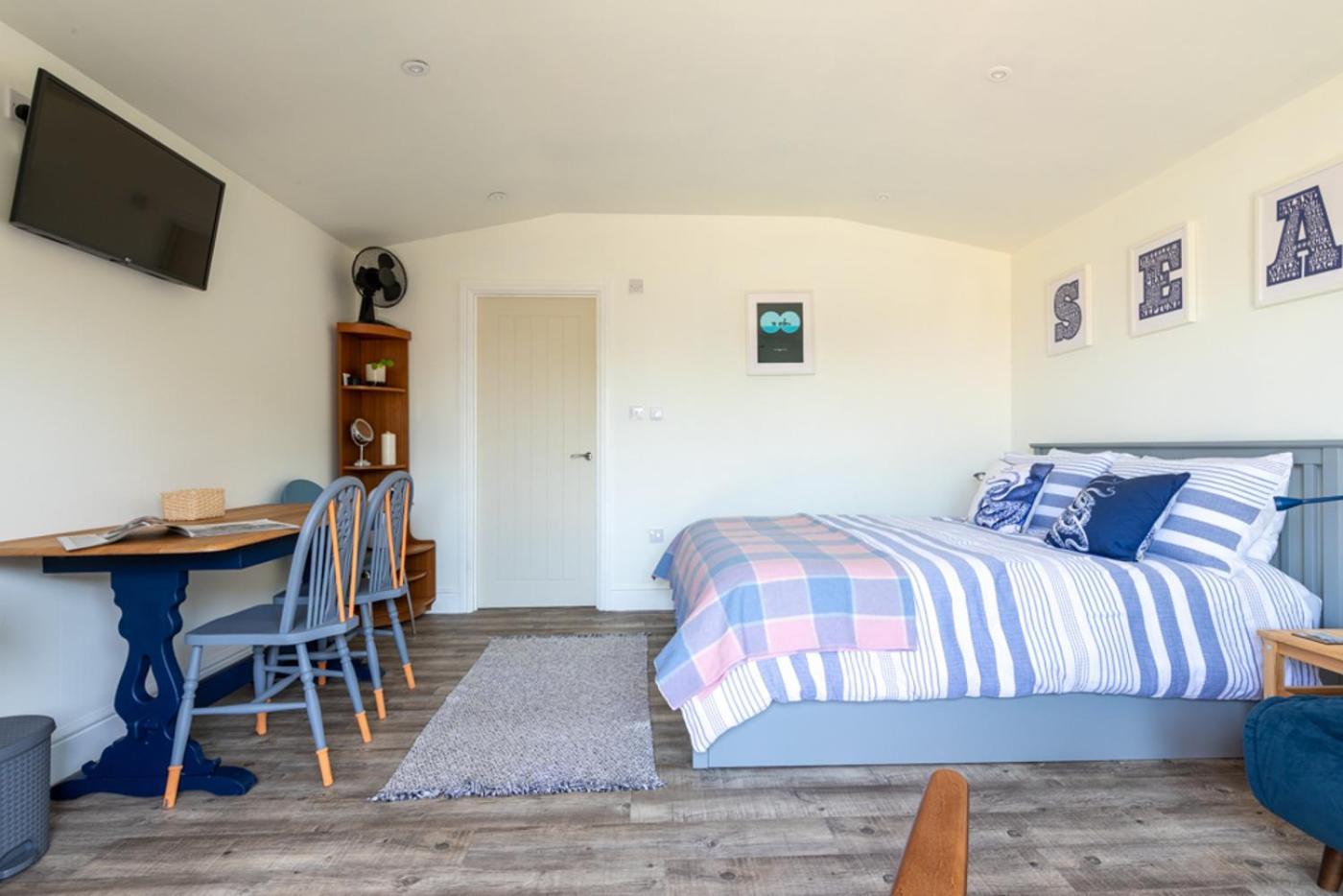 Pear Tree Cabin วิทสเตเบิล ภายนอก รูปภาพ